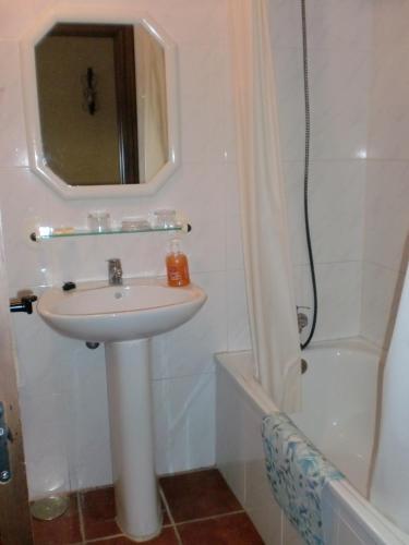 Foto del baño de Hotel Restaurante Atalaya