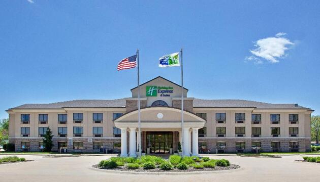 Photo – Holiday Inn Express Hotel &amp; Suites Wadsworth, an IHG Hotel