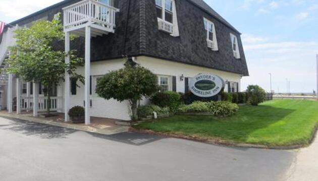 Photo – Snyders Shoreline Inn