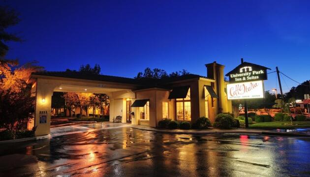 Photo – Hotel University Park Inn &amp; Suites