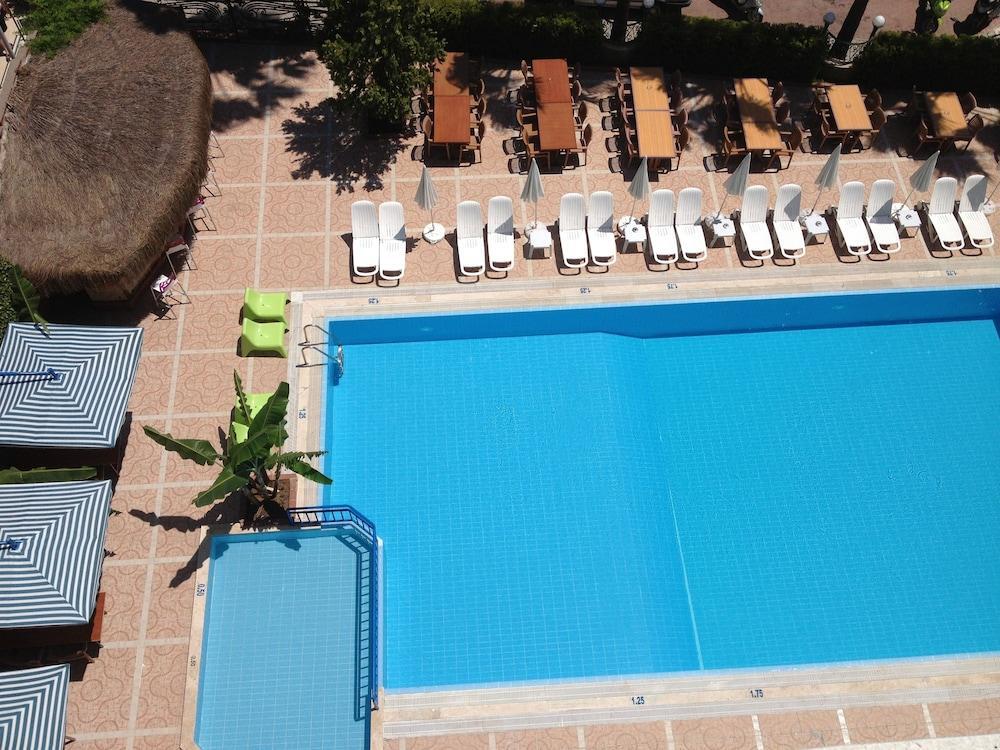 Foto de los servicios de Sesin Hotel