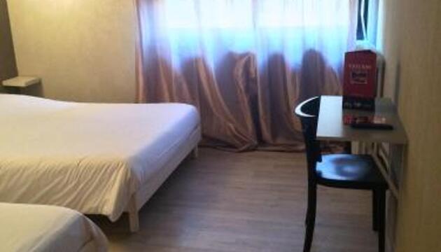 Photo – L&apos;Excess Hotel