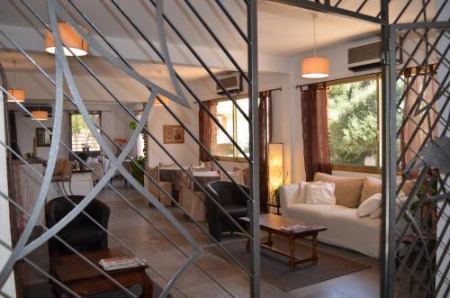 Foto de las zonas nobles de Hôtel Aiglon Bylitis