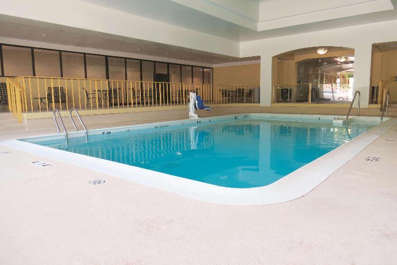 Foto de los servicios de Hotel La Quinta by Wyndham Stamford / New York City