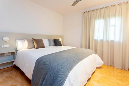 Foto de una habitación de Apartamentos Ses Eufabietes