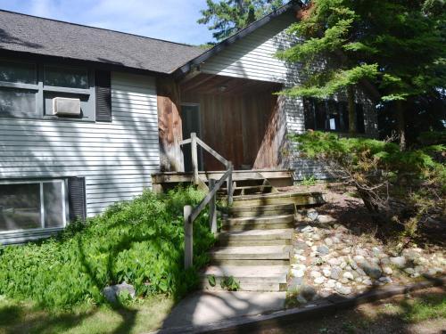 Photo – Hotel Birchwood Inn