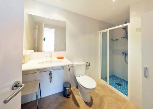 Foto del baño de Aparthotel l&amp;#039;Heretat