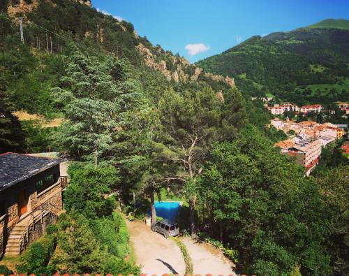 Foto del exterior de Els Apartaments del bosc