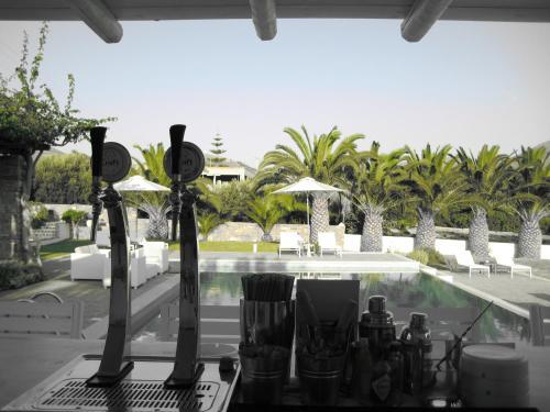 Foto de los servicios de Roses Beach Hotel