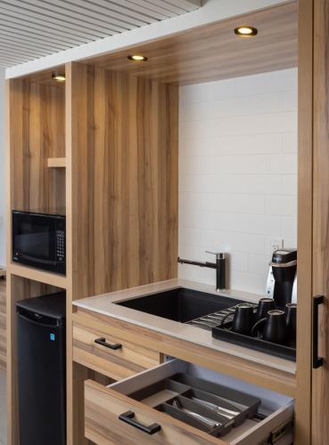 Foto de una habitación de The Locale Hotel Grand Cayman