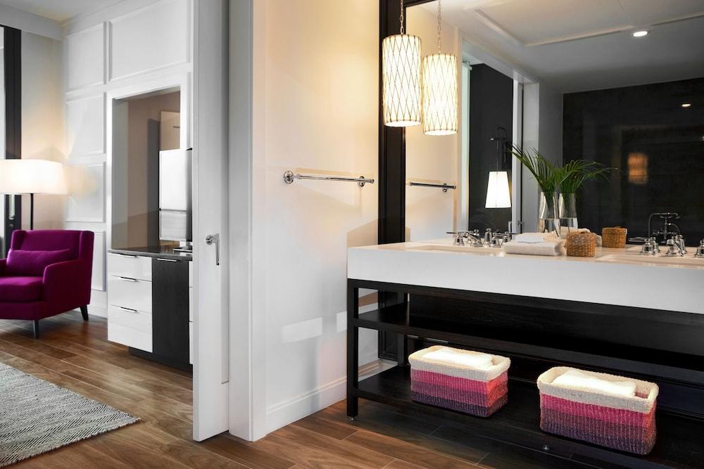 Foto del baño de Kimpton Seafire Resort + Spa, an IHG Hotel
