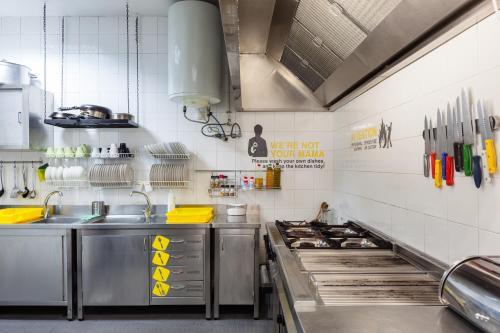 Foto de restauración de Yes Lisbon Hostel