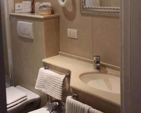 Foto del baño de Hotel Ancora Riviera