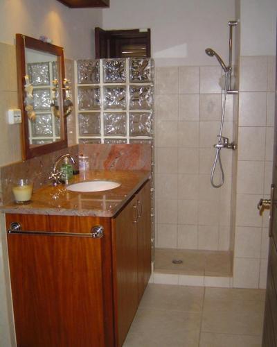 Bathroom – Villa Rotterdam