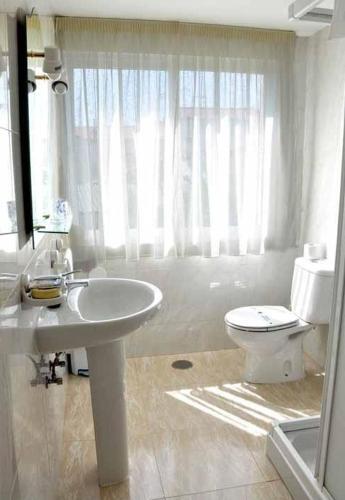 Foto del baño de Pensión Costiña