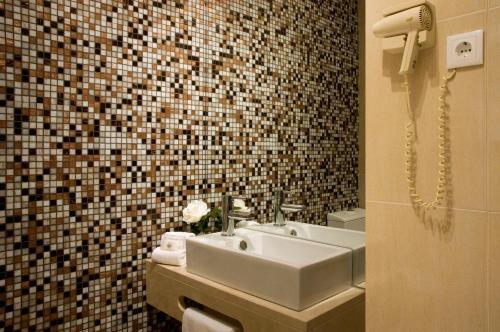 Foto del baño de Hotel Lagoa dos Pastorinhos
