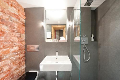 Bathroom – Hotel Weisses Rössl