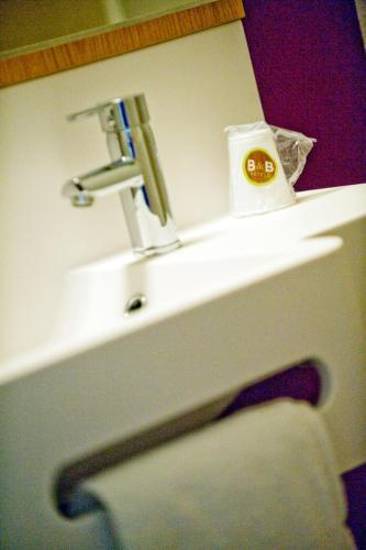 Foto del baño de B&amp;amp;B Hotel Saint-Witz