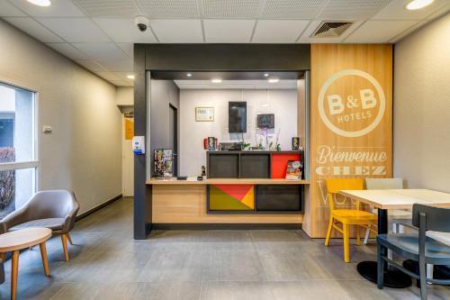 Foto de las zonas nobles de B&amp;amp;B Hotel Saint-Witz
