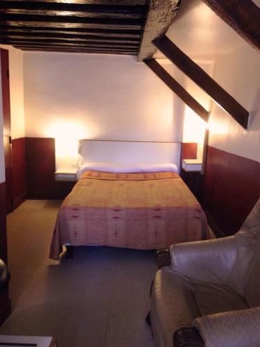 Foto de una habitación de Hôtel du Pont Neuf