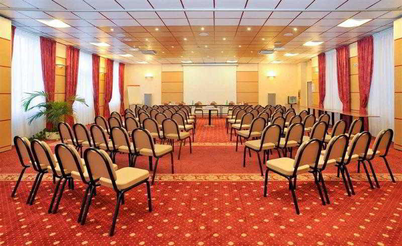 Foto general de Hotel Mercure Epinal Centre - Room Service