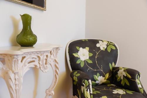 Foto de una habitación de Hotel Sundial Gardens &amp;amp; Suites