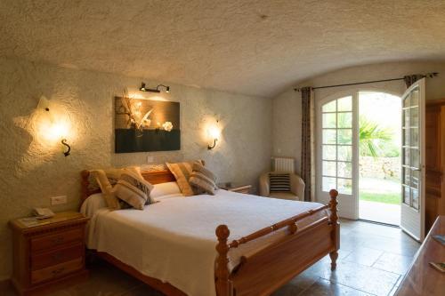 Foto de una habitación de L&amp;#039; Escapade Hôtel &amp;amp; Restaurant