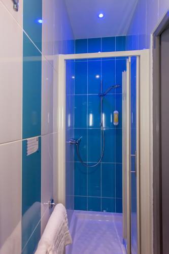 Foto del baño de The Originals Access, Hôtel Bourges Gare