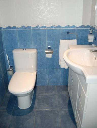 Foto del baño de Hostal Los Claveles