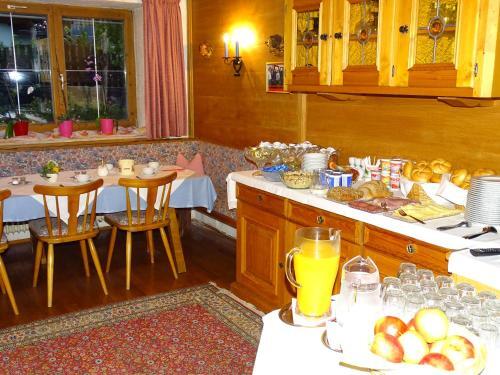 Foto de restauración de Pension Rainhof