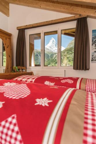 Room – BaseCamp Apartments