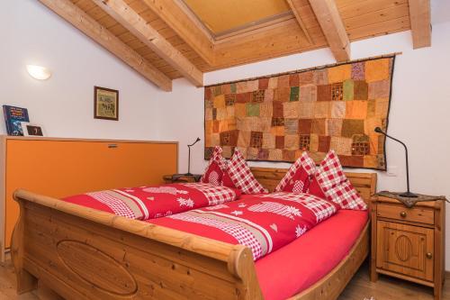Room – BaseCamp Apartments