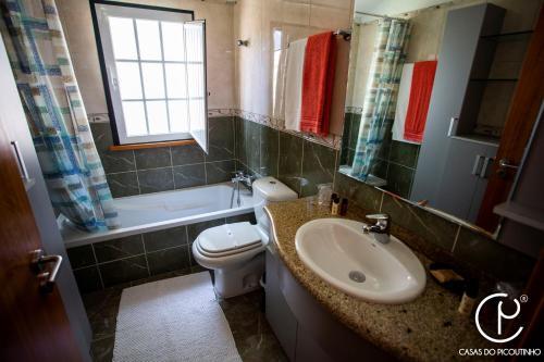 Foto del baño de Casas y chalets Casas Rusticas Do Picoutinho