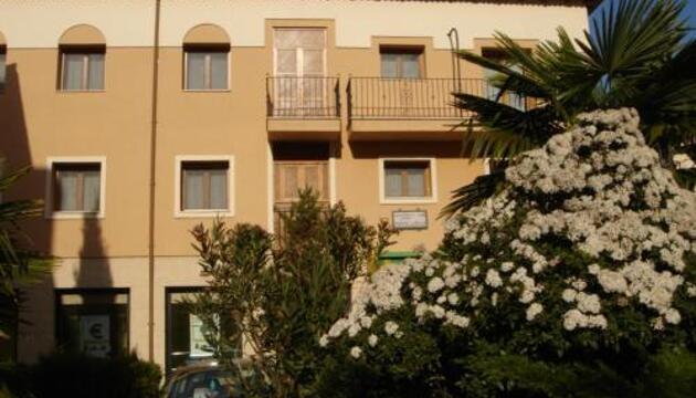 Foto de Apartamentos Fuente de Cella