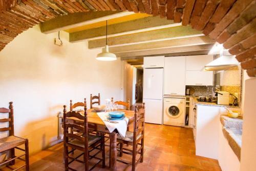 Room – Country House Can Margarit