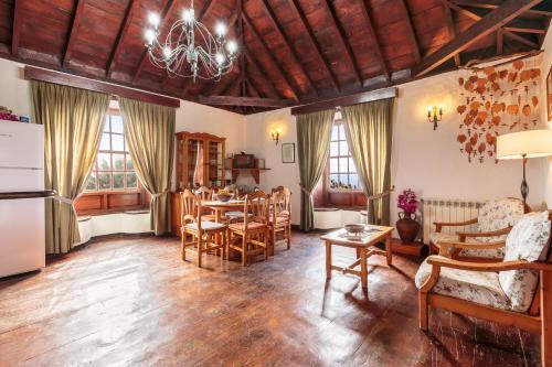 Foto de una habitación de Casas y chalets El Pósito