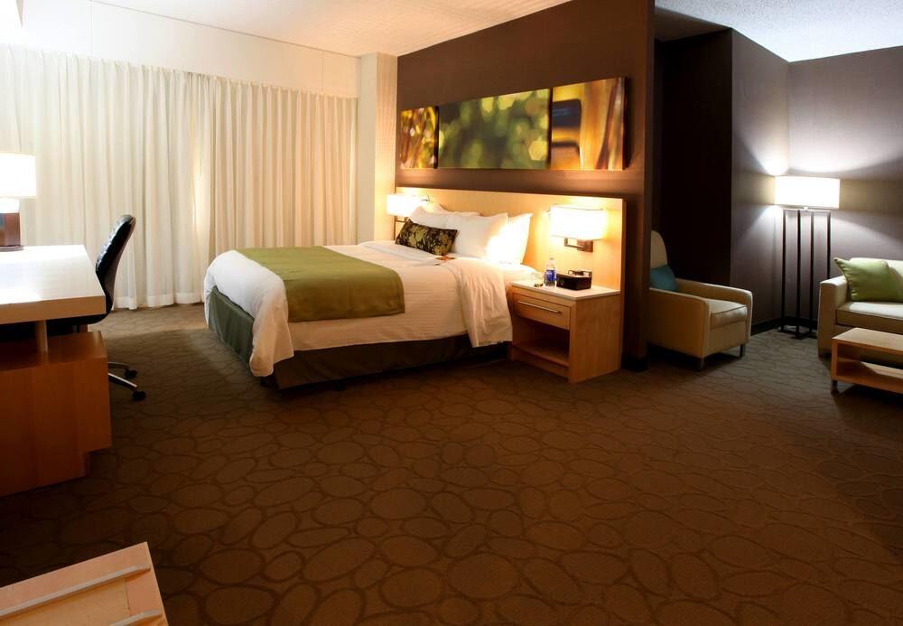Foto de una habitación de Delta Hotels by Marriott Regina