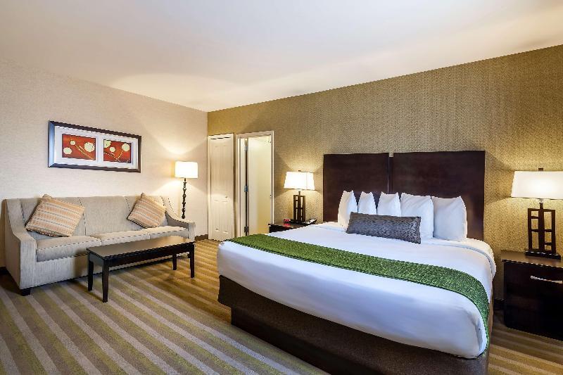 Foto de una habitación de Best Western Plus Plaza Hotel