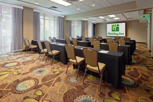 Foto de los servicios de Holiday Inn Palmdale-Lancaster, an IHG Hotel