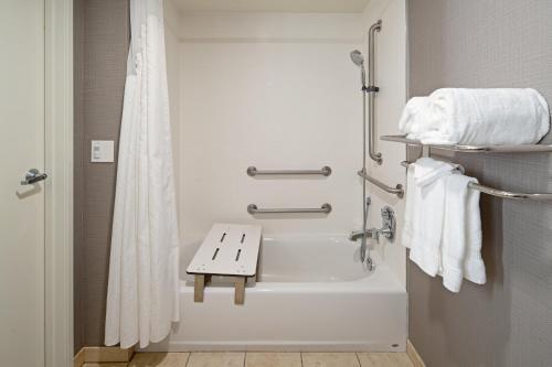 Foto del baño de Holiday Inn Palmdale-Lancaster, an IHG Hotel