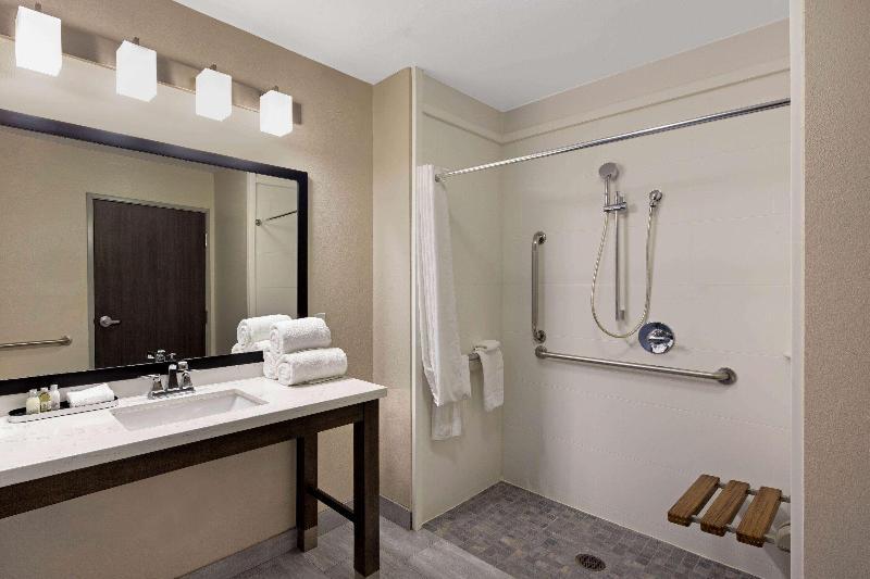 Foto del baño de Hotel La Quinta by Wyndham Morgan Hill-San Jose South
