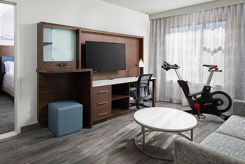 Foto de una habitación de EVEN Hotel Alpharetta - Avalon Area, an IHG Hotel