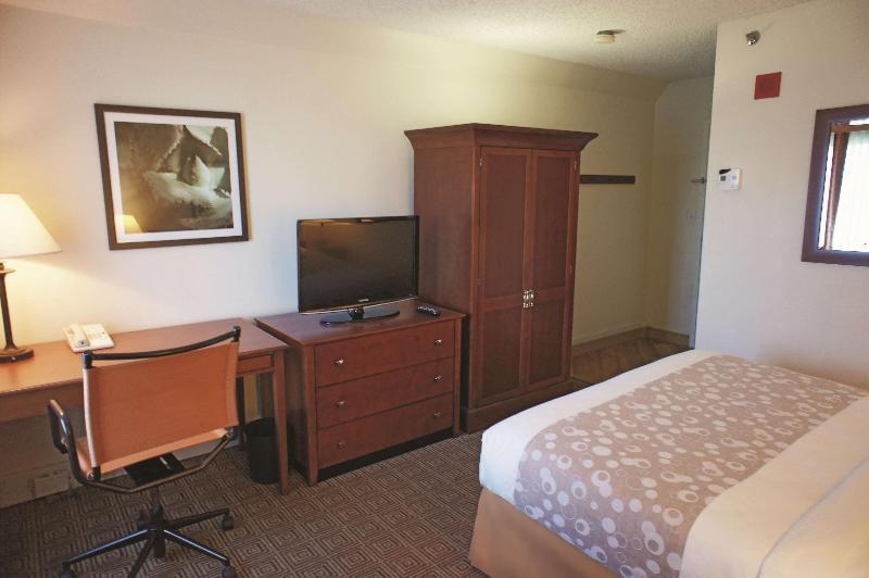 Foto de una habitación de Hotel La Quinta by Wyndham Stamford / New York City