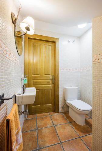 Foto del baño de Apartamentos Rurales L´Abiseu