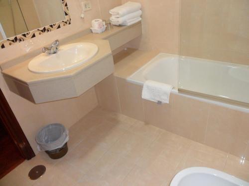 Bathroom – Hotel Avenida