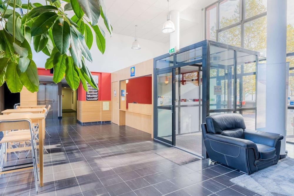 Foto de las zonas nobles de Aparthotel Comfort Suites Pau Idron