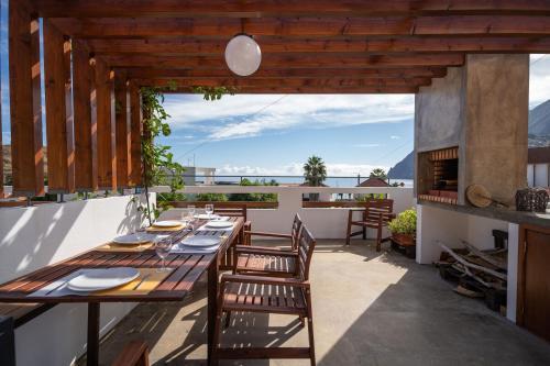 Foto de restauración de Madeira Surf Camp