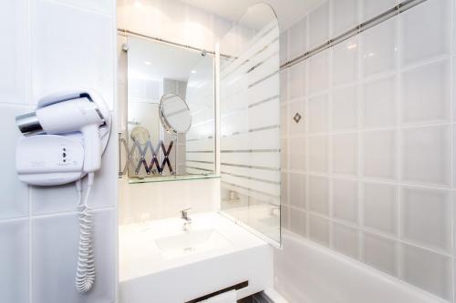 Foto del baño de Hotel Le Noirlac