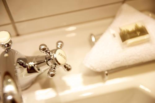 Foto del baño de Hotel Traube Tonbach