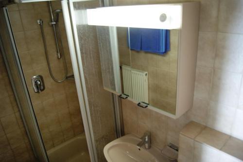 Foto del baño de Gästehaus Charlotte